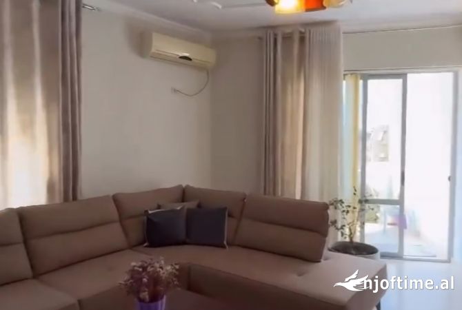 Shtepi me qera 2+1 ne Tirane - 45,000 Leke