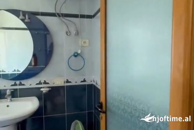 Shtepi me qera Apartament ne Tirane, 2+1, Mobilimi E mobiluar, Pagesa 45,000  Leke.