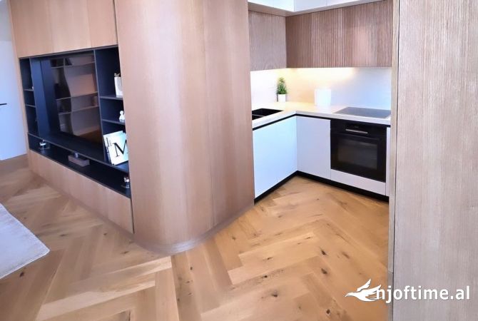 Shtepi ne shitje Apartament ne Tirane, 2+1, Mobilimi E mobiluar, Pagesa 460,000  Euro.