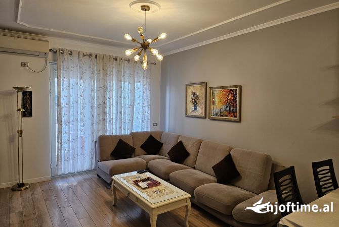 Shtepi ne shitje 2+1 ne Tirane - 190,000 Euro