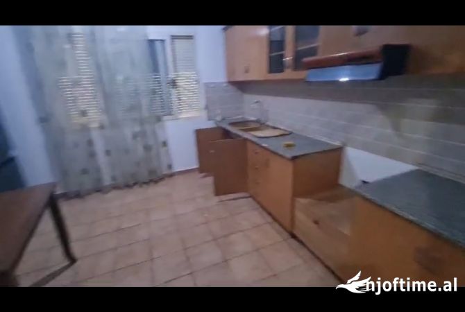 Shtepi me qera 2+1 ne Tirane - 45,000 Leke