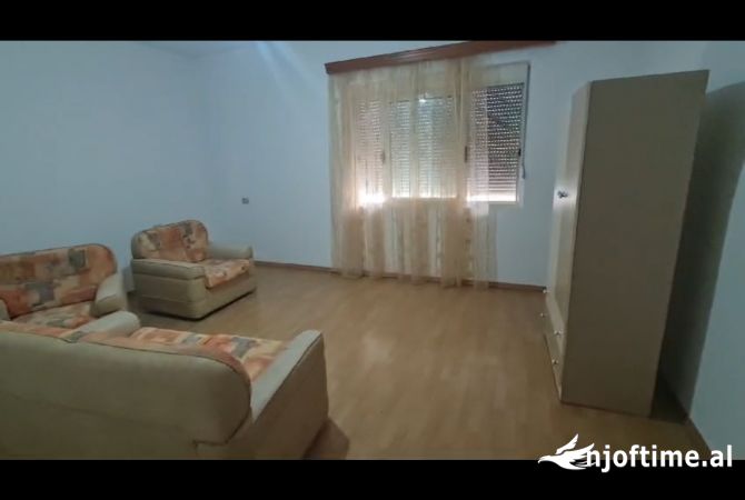 Shtepi me qera 2+1 ne Tirane - 45,000 Leke
