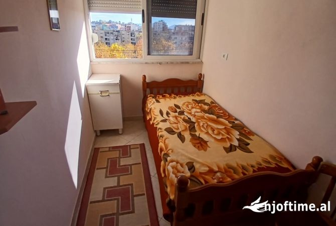 Shtepi me qera 2+1 ne Tirane - 50,000 Leke