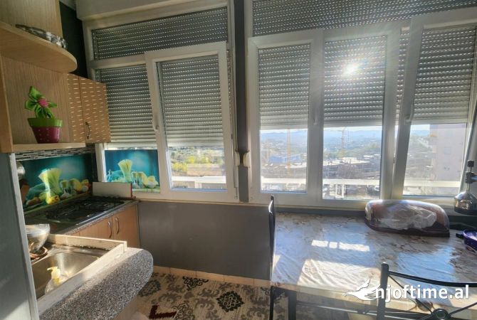 Shtepi ne shitje Apartament ne Tirane, 2+1, Mobilimi E mobiluar, Pagesa 140,000  Euro.