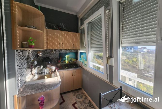 Shtepi ne shitje Apartament ne Tirane, 2+1, Mobilimi E mobiluar, Pagesa 140,000  Euro.