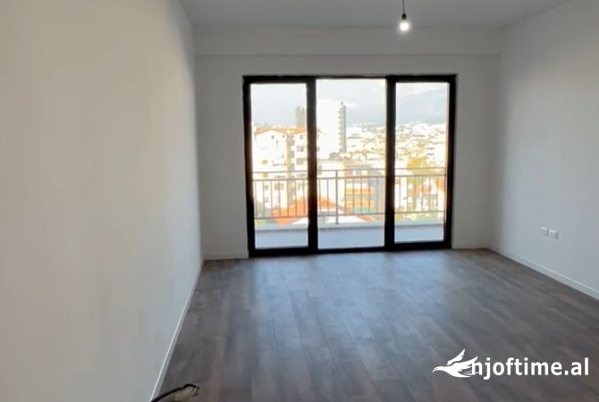 Shtepi ne shitje Apartament ne Tirane, 2+1, Mobilimi Bosh, pa mobiluar, Pagesa 210,000  Euro.