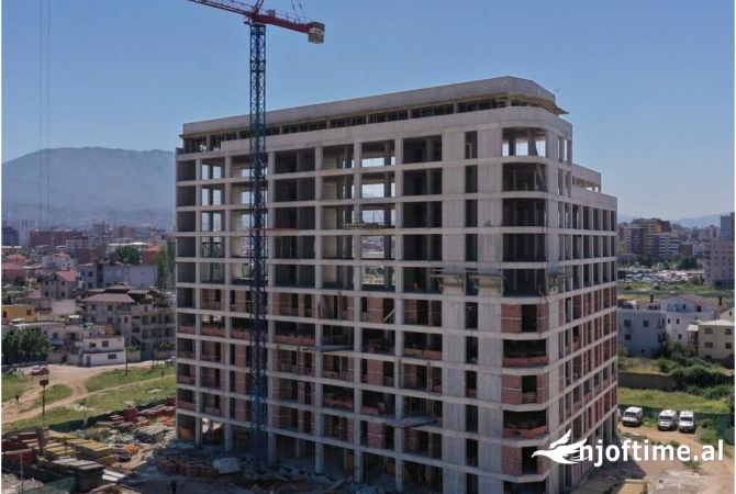 Shtepi ne shitje Apartament ne Tirane, 1+1, Mobilimi Bosh, pa mobiluar, Pagesa 110,000  Euro.