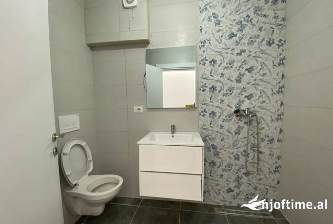 Shtepi me qera Apartament ne Tirane, 2+1, Mobilimi E mobiluar, Pagesa 850  Euro.