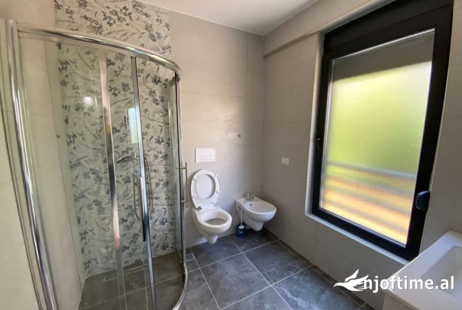 Shtepi me qera Apartament ne Tirane, 2+1, Mobilimi E mobiluar, Pagesa 850  Euro.