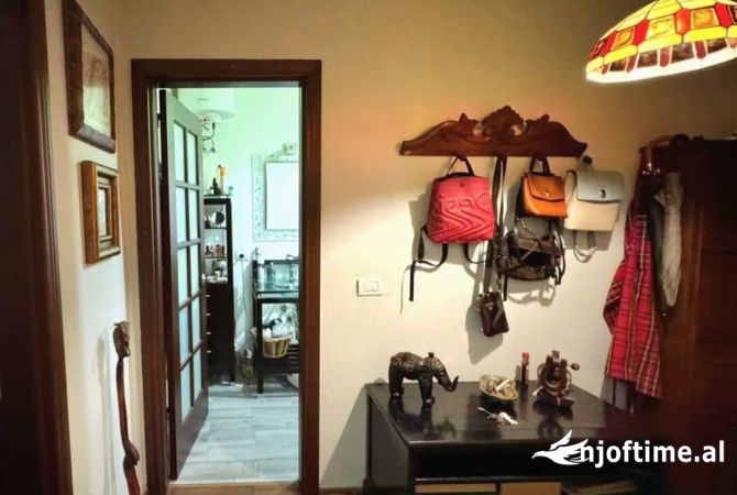 Shtepi me qera Apartament ne Tirane, 1+1, Mobilimi E mobiluar, Pagesa 500  Euro.