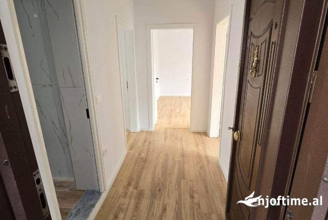 Shtepi ne shitje Apartament ne Tirane, 2+1, Mobilimi E mobiluar, Pagesa 129,000  Euro.