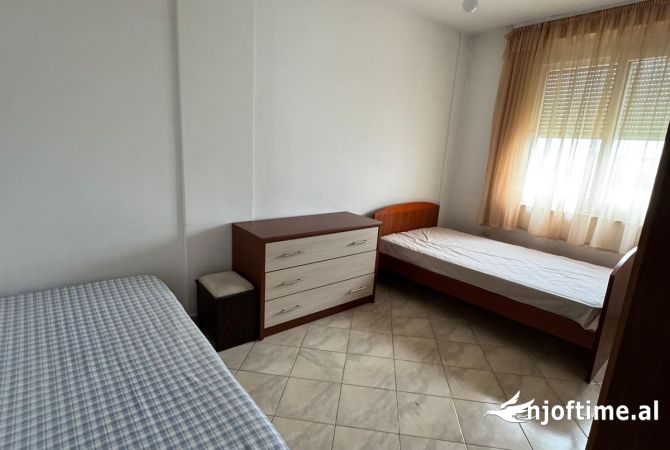 Shtepi me qera Apartament ne Tirane, 2+1, Mobilimi E mobiluar, Pagesa 50,000  Leke.