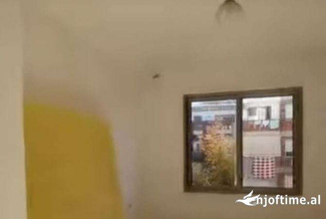 Shtepi ne shitje Apartament ne Tirane, 2+1, Mobilimi Bosh, pa mobiluar, Pagesa 85,000  Euro.