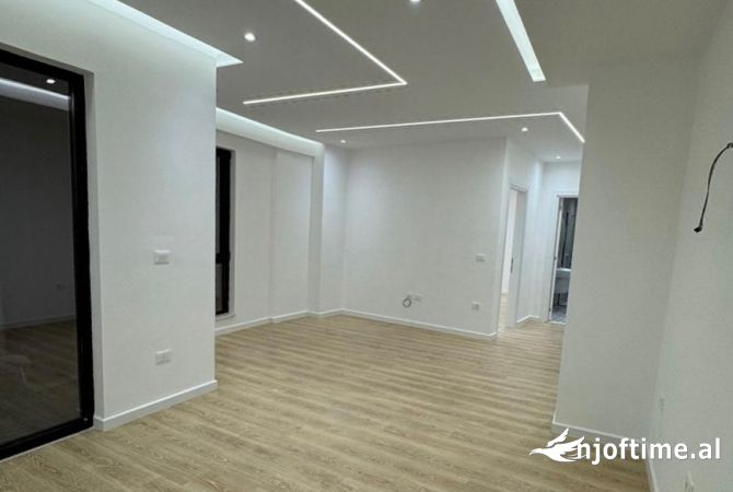 Shtepi me qera 1+1 ne Tirane - 700 Euro