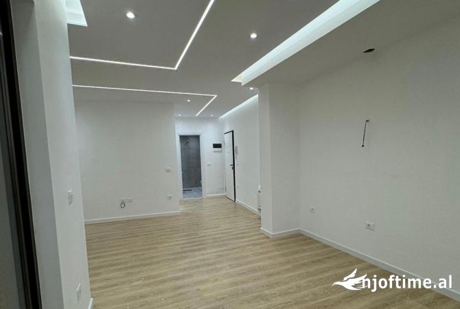 Shtepi me qera Apartament ne Tirane, 1+1, Mobilimi Bosh, pa mobiluar, Pagesa 700  Euro.