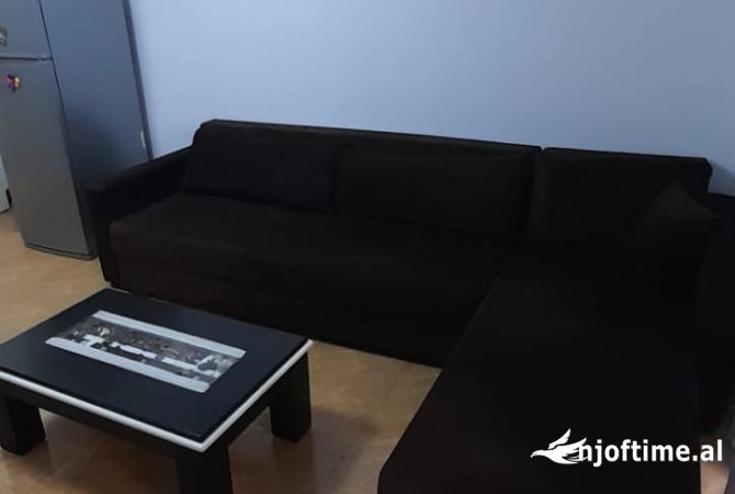 Shtepi me qera Apartament ne Tirane, 2+1, Mobilimi E mobiluar, Pagesa 750  Euro.
