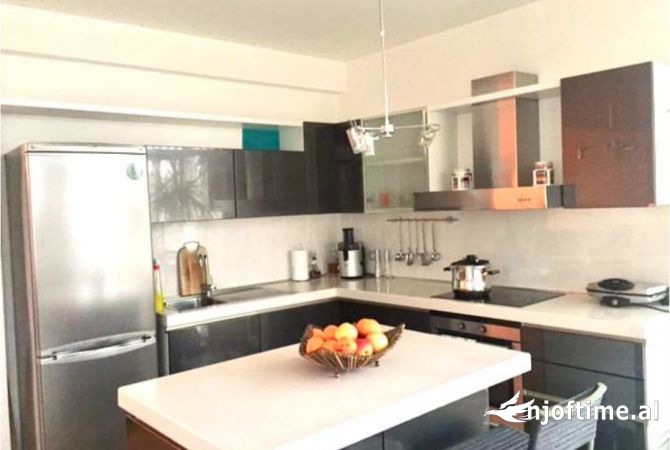 Shtepi me qera Apartament ne Tirane, 3+1, Mobilimi E mobiluar, Pagesa 800  Euro.