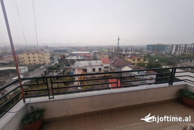 Shtepi ne shitje Apartament ne Tirane, 2+1, Mobilimi E mobiluar, Pagesa 104,000  Euro.