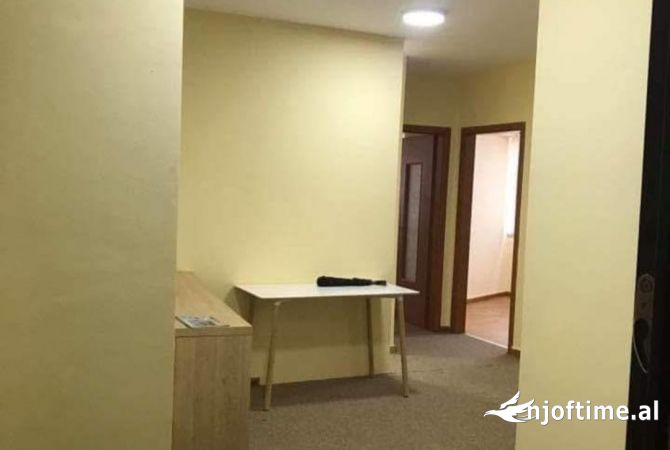 Ambient biznesi me qera 3+1 ne Tirane - 600 Euro