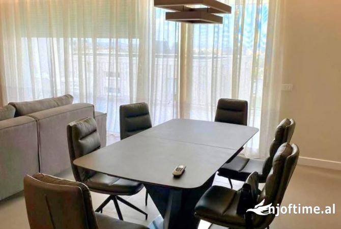 Shtepi me qera 3+1 ne Tirane - 1,800 Euro