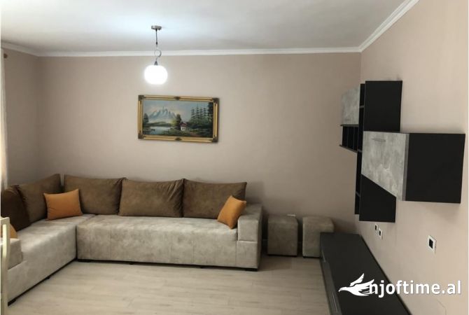 Shtepi me qera 2+1 ne Tirane - 600 Euro