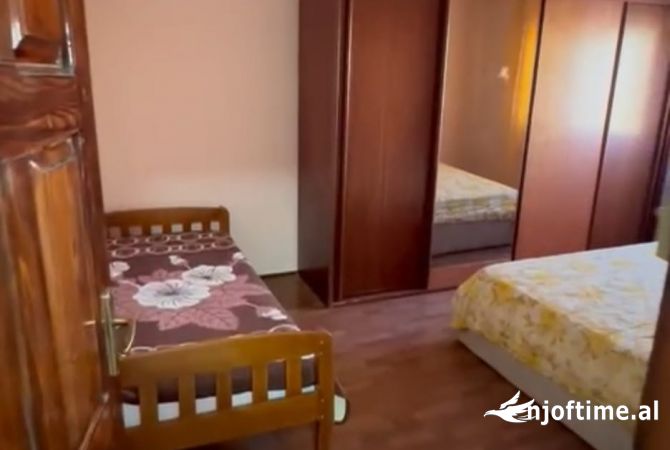 Shtepi me qera Apartament ne Tirane, 2+1, Mobilimi E mobiluar, Pagesa 50,000  Leke.
