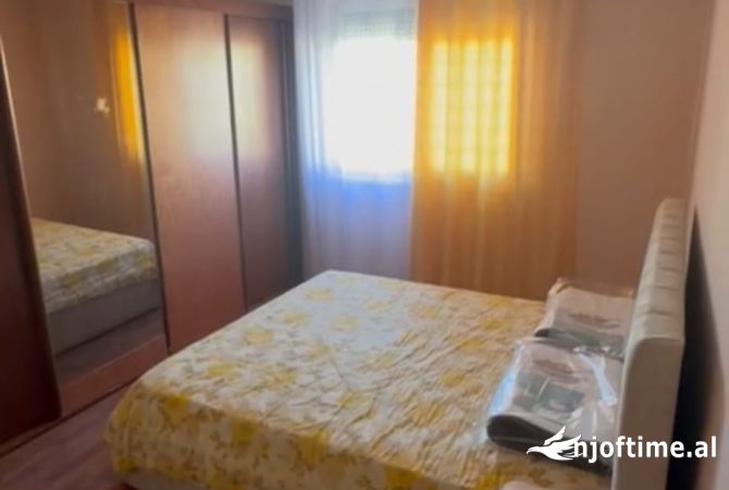 Shtepi me qera Apartament ne Tirane, 2+1, Mobilimi E mobiluar, Pagesa 50,000  Leke.