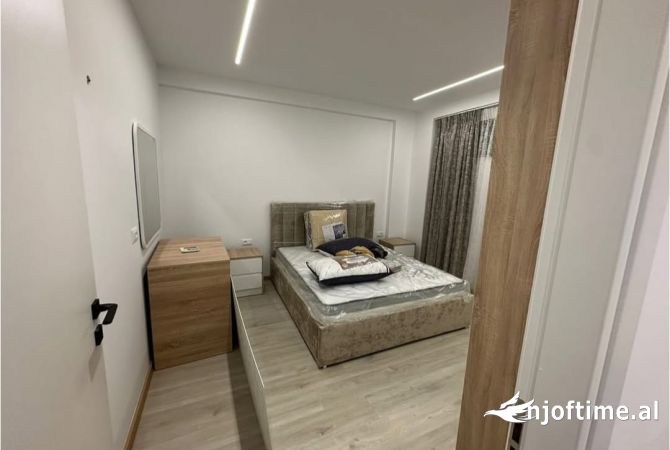 Shtepi me qera Apartament ne Tirane, 1+1, Mobilimi E mobiluar, Pagesa 700  Euro.