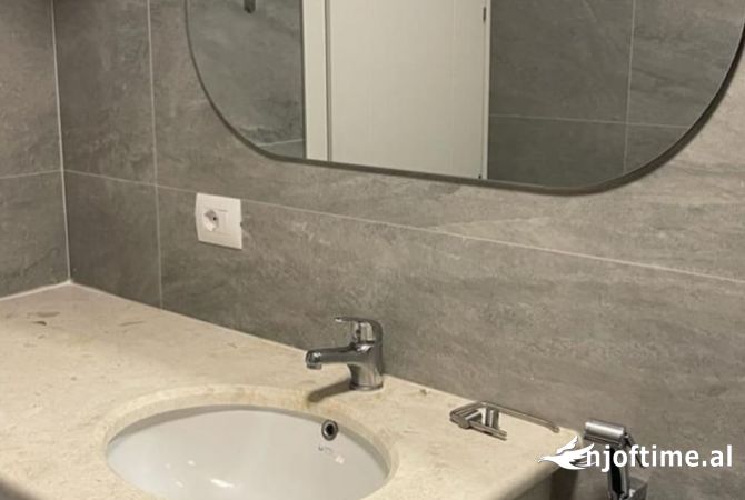 Shtepi me qera Apartament ne Tirane, 1+1, Mobilimi E mobiluar, Pagesa 650  Euro.
