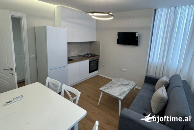 Shtepi me qera Apartament ne Tirane, 1+1, Mobilimi E mobiluar, Pagesa 550  Euro.