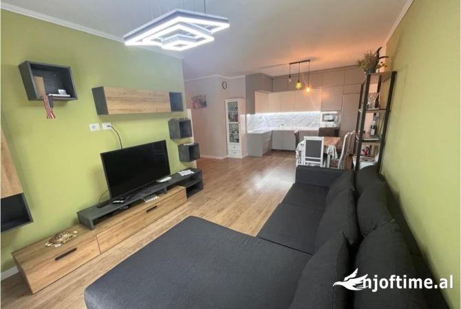 Shtepi me qera 2+1 ne Tirane - 650 Euro
