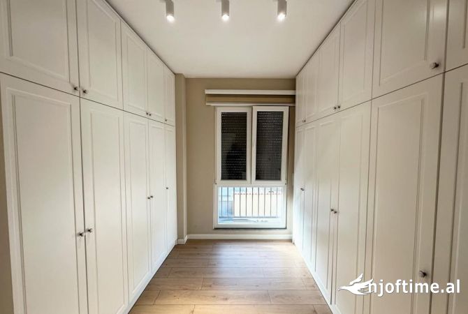 Shtepi me qera Apartament ne Tirane, 4+1, Mobilimi E mobiluar, Pagesa 1,500  Euro.