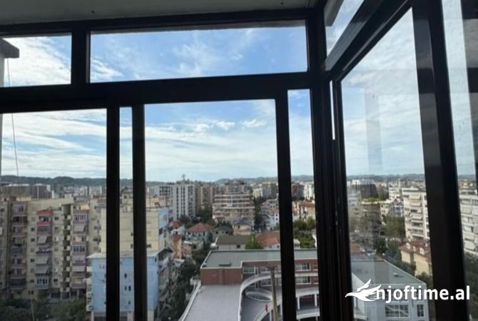 Shtepi ne shitje Apartament ne Tirane, 2+1, Mobilimi E mobiluar, Pagesa 120,000  Euro.