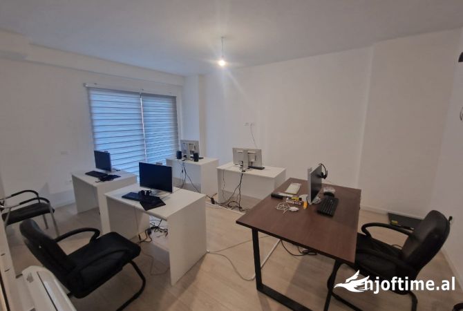 Shtepi me qera 2+1 ne Tirane - 800 Euro