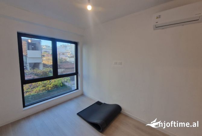 Shtepi me qera Apartament ne Tirane, 2+1, Mobilimi Bosh, pa mobiluar, Pagesa 800  Euro.