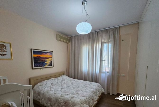 Shtepi me qera Apartament ne Tirane, 2+1, Mobilimi E mobiluar, Pagesa 700  Euro.