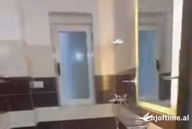 Shtepi ne shitje Apartament ne Tirane, 1+1, Mobilimi Bosh, pa mobiluar, Pagesa 82,900  Euro.