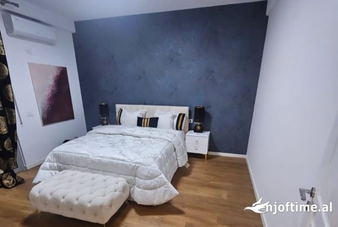 Shtepi ne shitje Apartament ne Tirane, 1+1, Mobilimi E mobiluar, Pagesa 176,000  Euro.