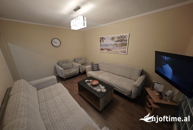 Shtepi me qera Apartament ne Tirane, 2+1, Mobilimi E mobiluar, Pagesa 850  Euro.