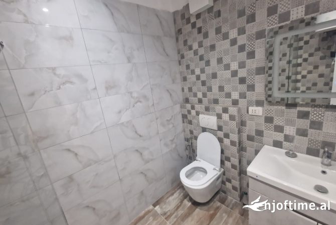 Shtepi ne shitje Apartament ne Tirane, 2+1, Mobilimi Bosh, pa mobiluar, Pagesa 177,000  Euro.