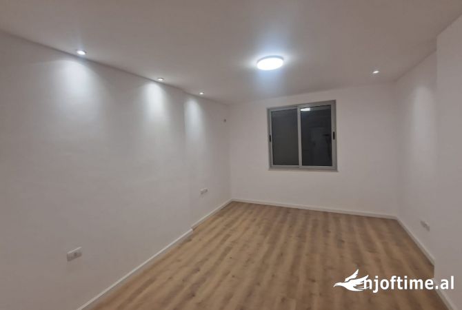 Shtepi ne shitje Apartament ne Tirane, 2+1, Mobilimi Bosh, pa mobiluar, Pagesa 177,000  Euro.