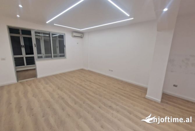 Shtepi ne shitje Apartament ne Tirane, 2+1, Mobilimi Bosh, pa mobiluar, Pagesa 177,000  Euro.