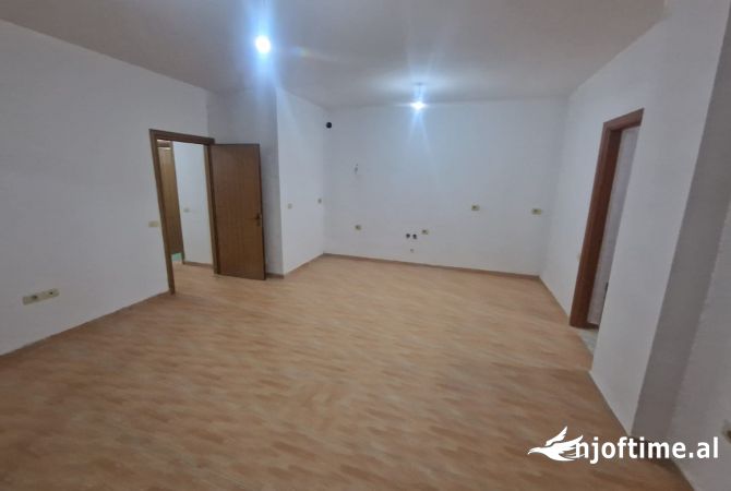 Shtepi ne shitje 3+1 ne Tirane - 193,000 Euro