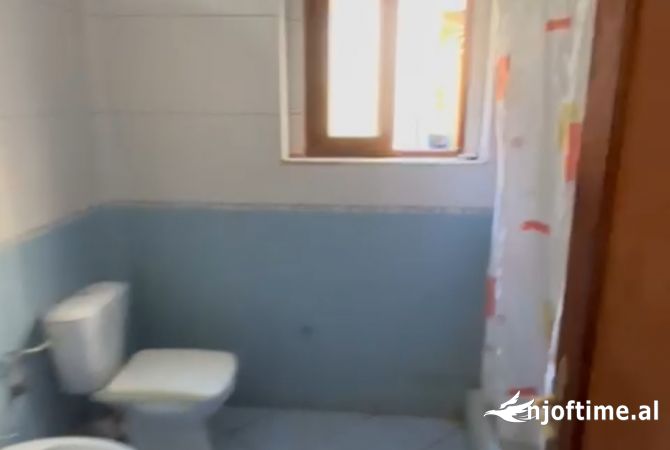 Shtepi me qera Apartament ne Tirane, 1+1, Mobilimi E mobiluar, Pagesa 40,000  Leke.