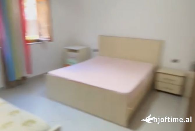 Shtepi me qera 1+1 ne Tirane - 40,000 Leke