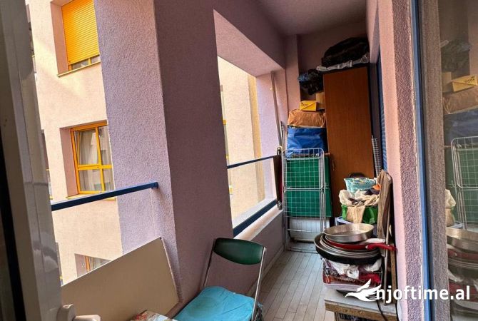 Shtepi ne shitje Apartament ne Tirane, 2+1, Mobilimi E mobiluar, Pagesa 111,000  Euro.