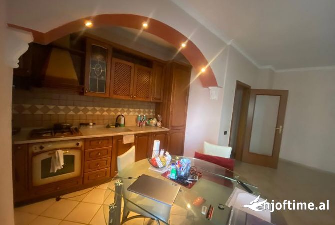 Shtepi ne shitje 2+1 ne Tirane - 250,000 Euro
