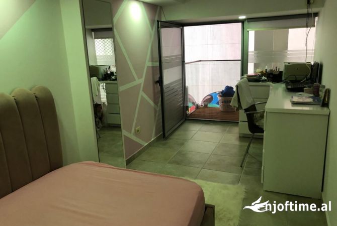 Shtepi ne shitje Duplex(shtepi me 2 kate) ne Tirane, 3+1, Mobilimi E mobiluar, Pagesa 128,000  Euro.