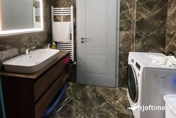 Shtepi ne shitje Apartament ne Tirane, 1+1, Mobilimi E mobiluar, Pagesa 165,000  Euro.