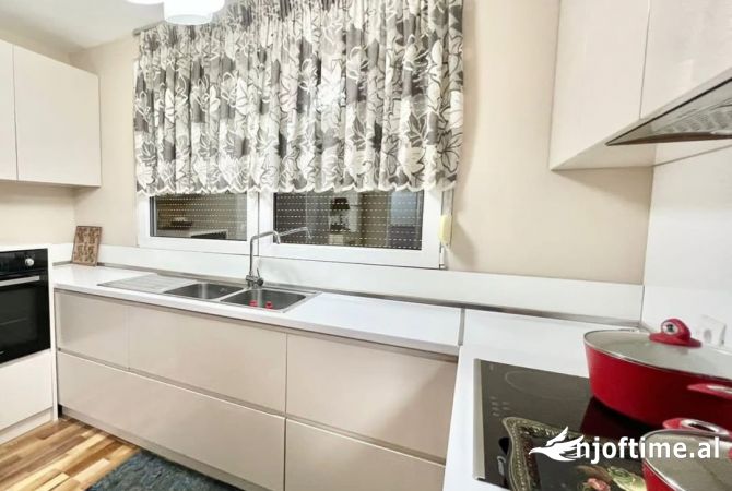 Shtepi me qera Apartament ne Tirane, 1+1, Mobilimi E mobiluar, Pagesa 700  Euro.